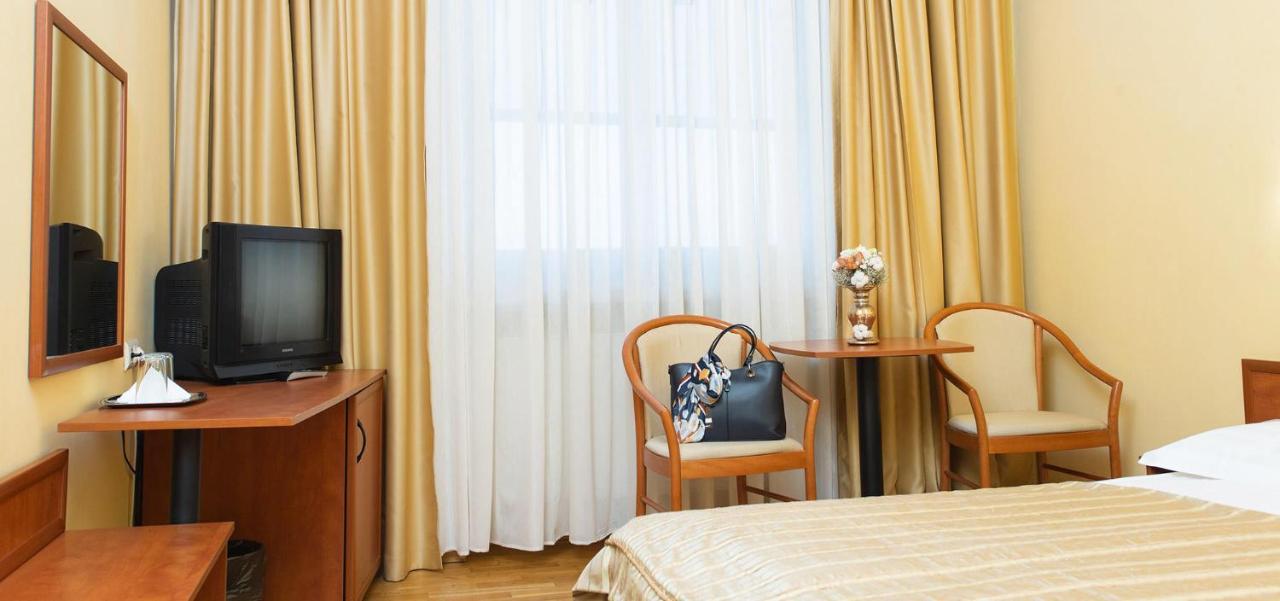 ハンゲスト ホテル フェニョ ミエルクレア＝チュク エクステリア 写真
